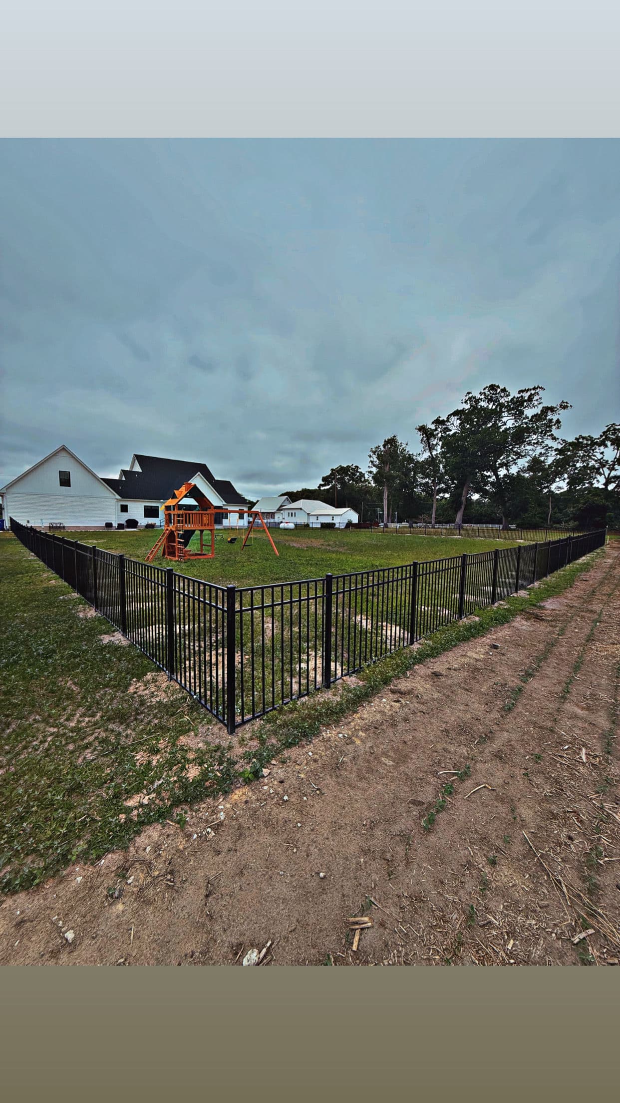 4-Foot Black Aluminum Fence That Looks Sharp and Stays That Way
