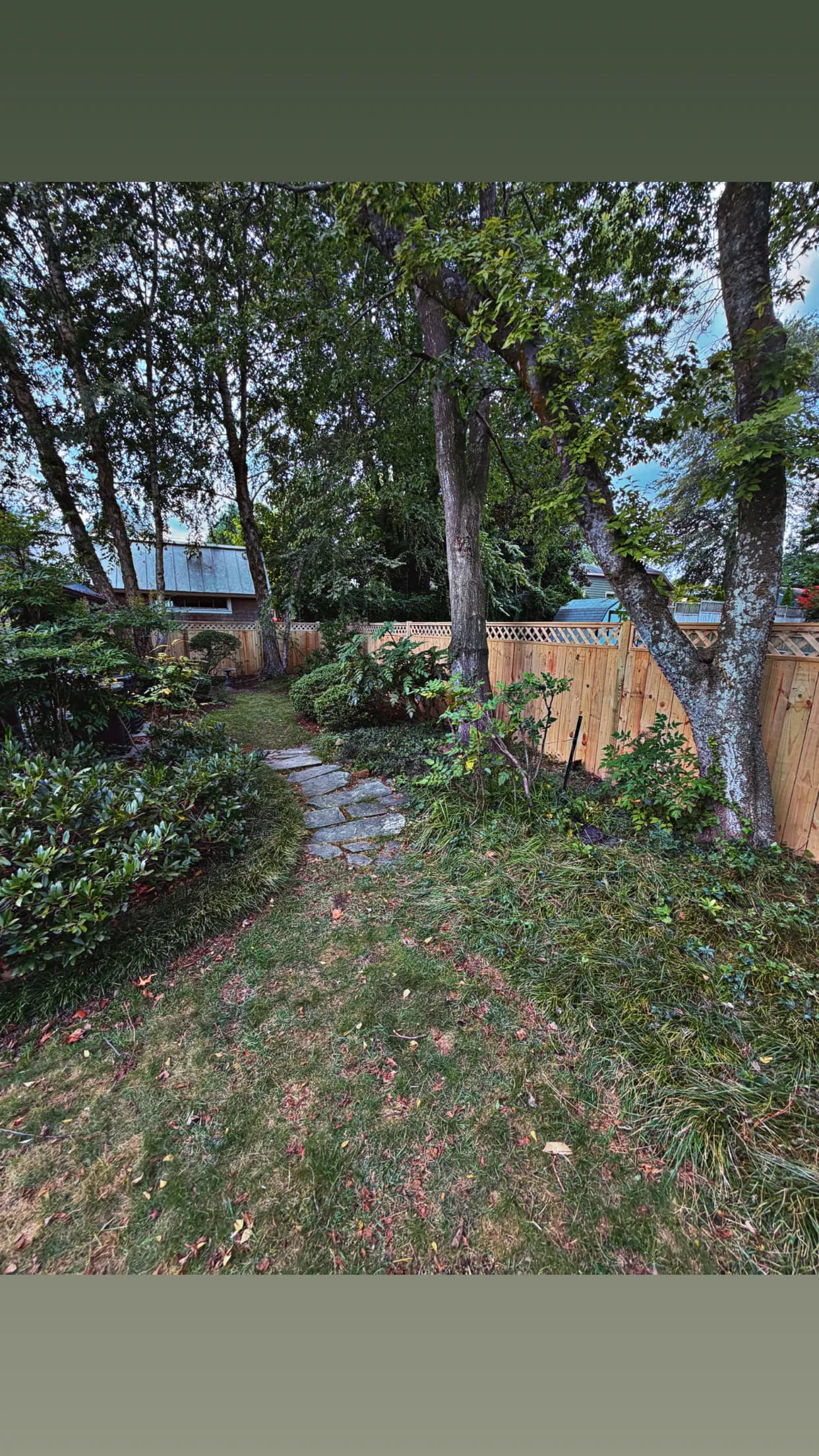 Gallery photos for Custom Wood Fence with Lattice Top Fits Right In: Image #3