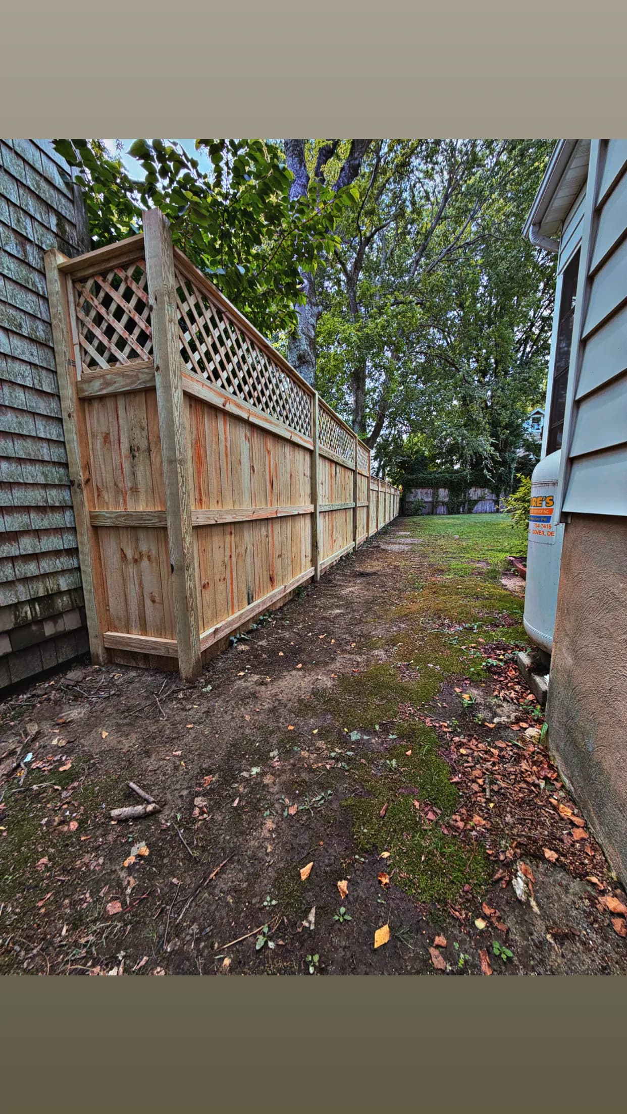 Gallery photos for Custom Wood Fence with Lattice Top Fits Right In: Image #6