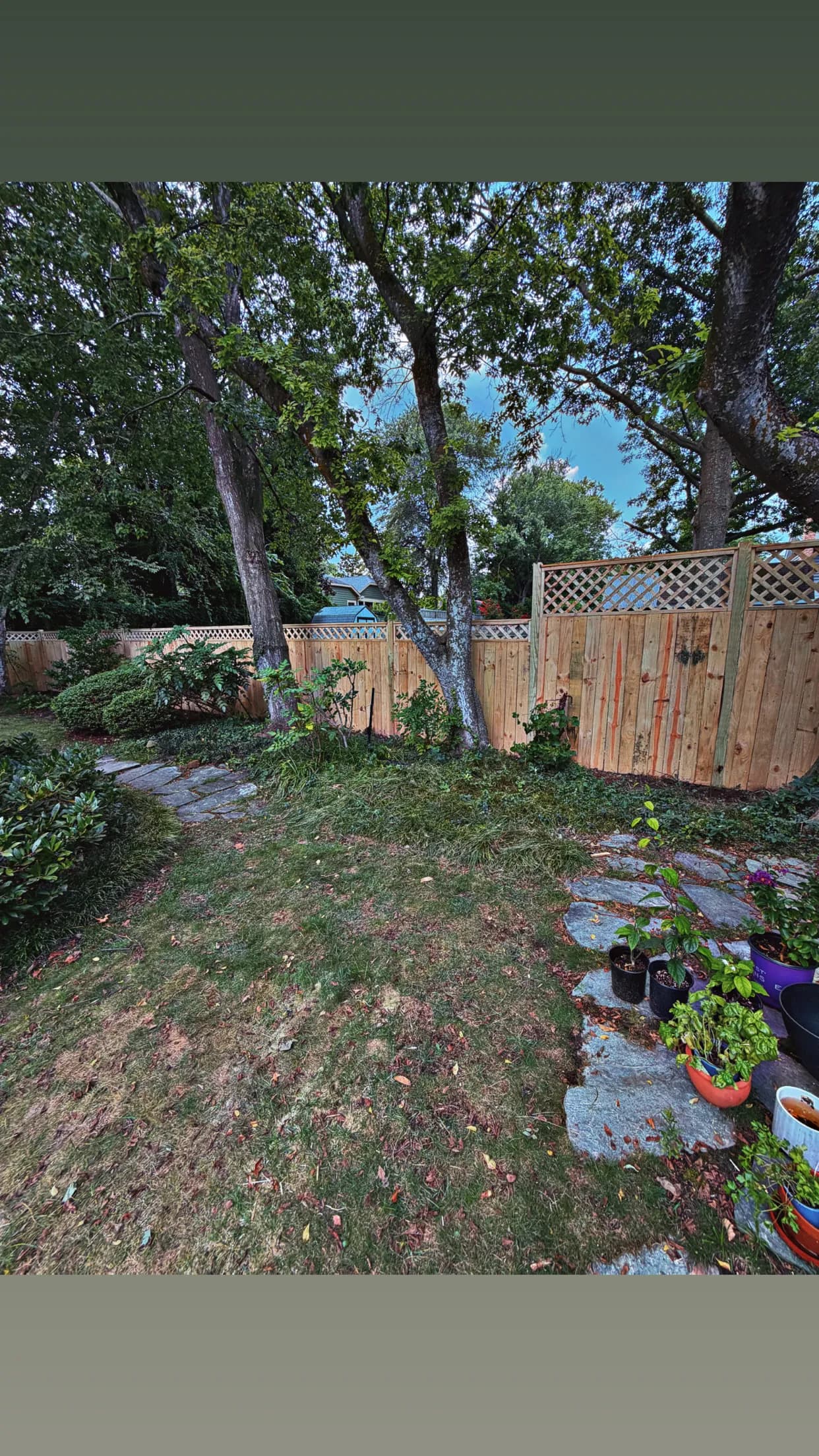 Gallery photos for Custom Wood Fence with Lattice Top Fits Right In: Image #2