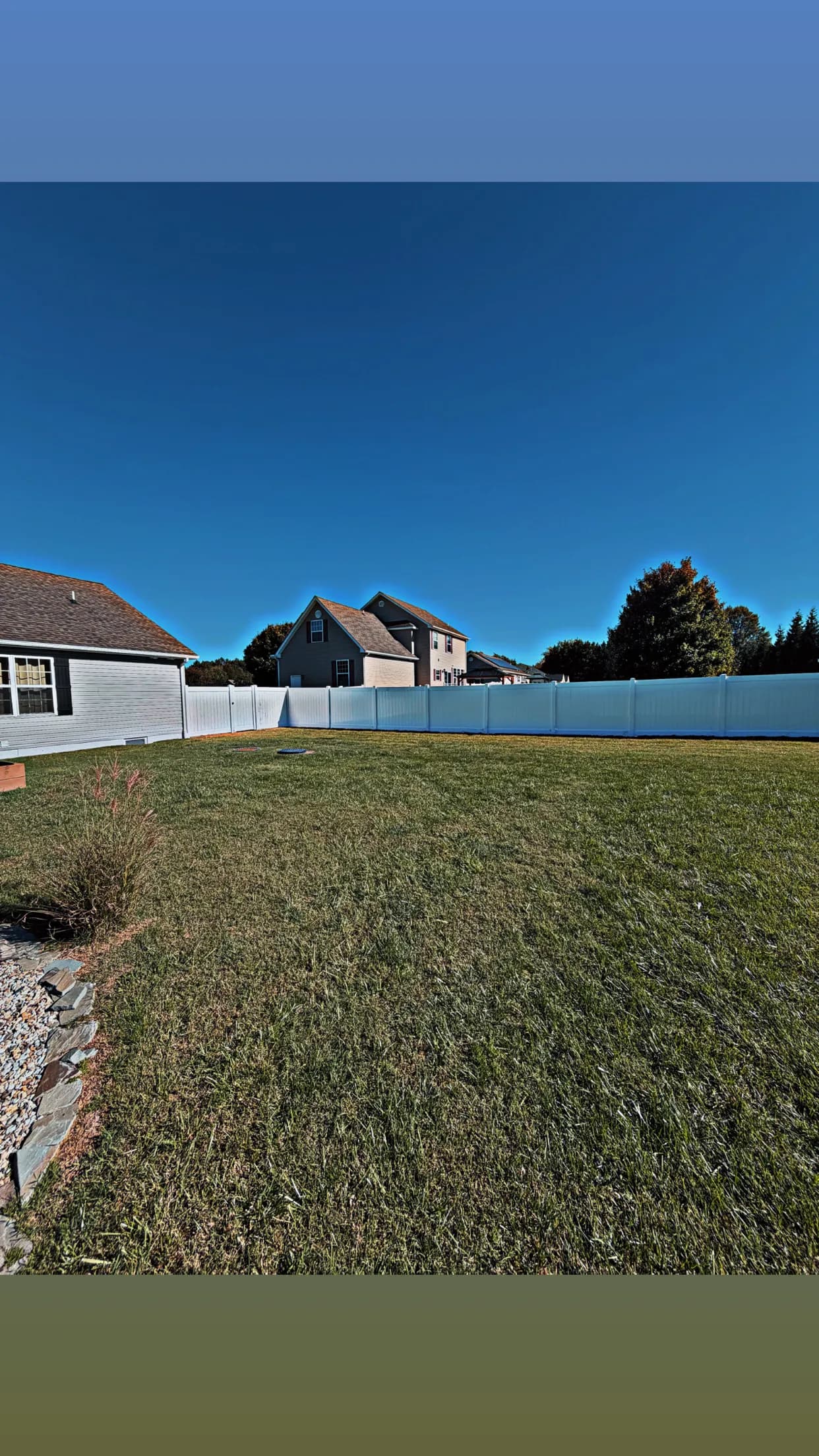 Gallery photos for Full Backyard Vinyl Privacy Fence with Trash Can Enclosure: Image #9